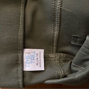 Time and Tru womans army green pull on legging/  pant